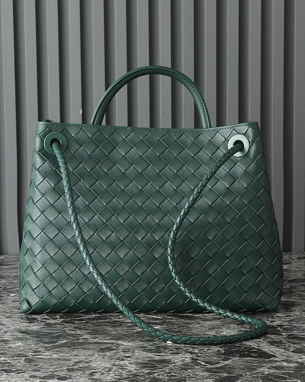 Medium Andiamo diagonal cross bags (Rain tree green)